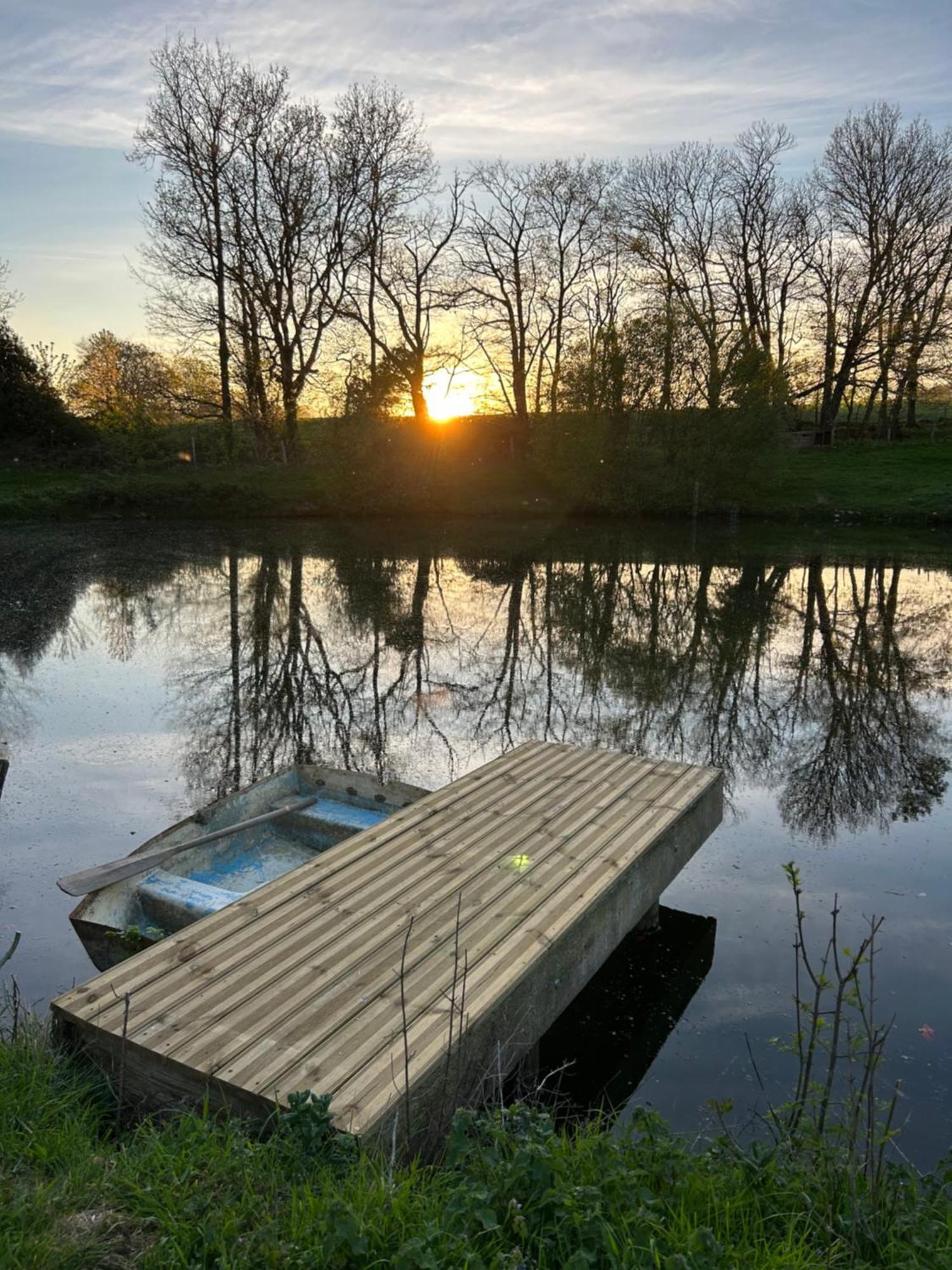 L'Enquenouille Basse Pensionat Verdun-en-Lauragais Exteriör bild